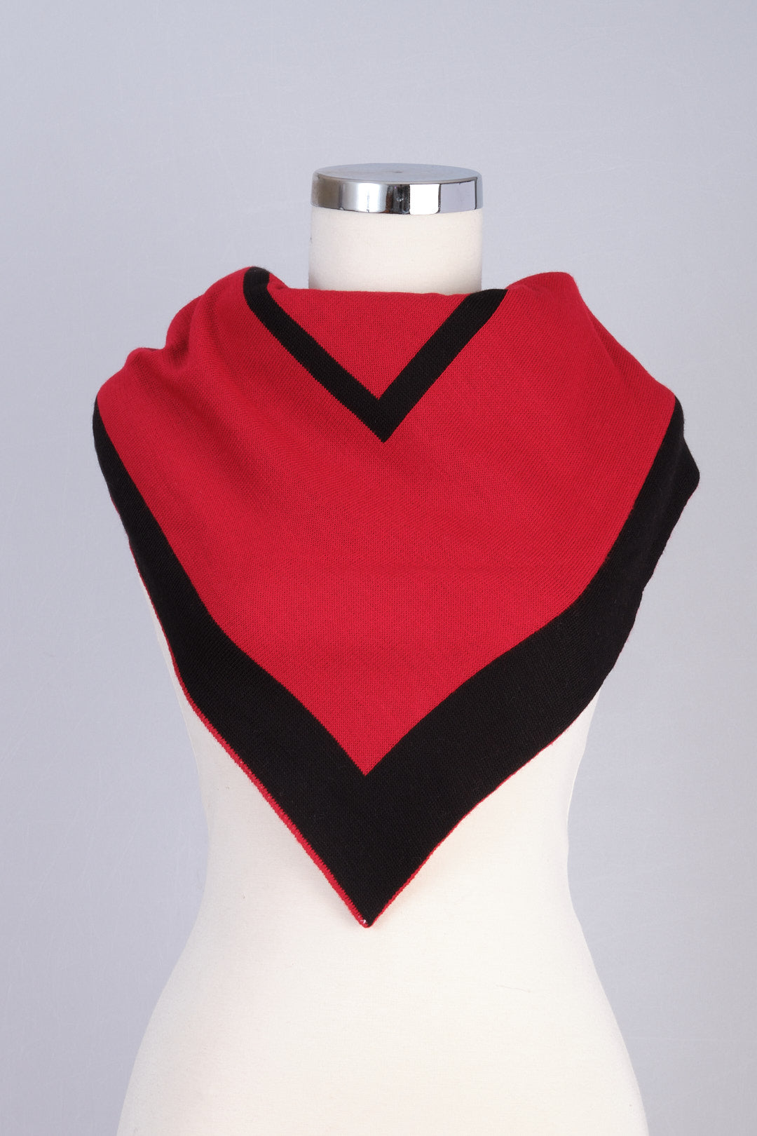 Kırmızı-Siyah -Çizgi Desenli Triko Üçgen Şal
