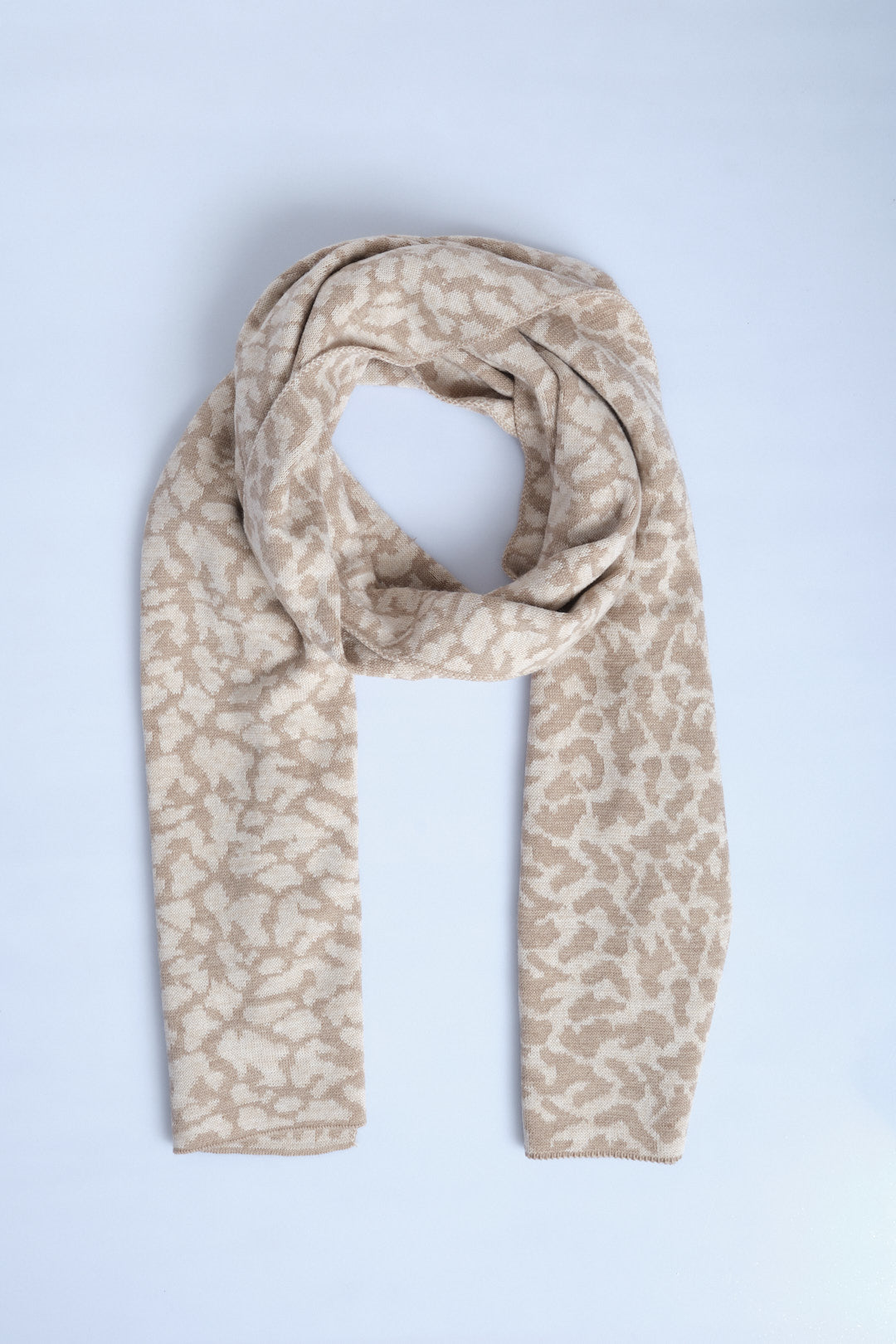 Bej-Krem Leopar Desenli Triko Atkı