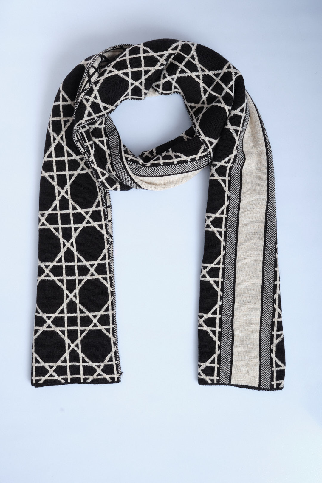 Siyah-Bej Cannage Desenli Triko Atkı