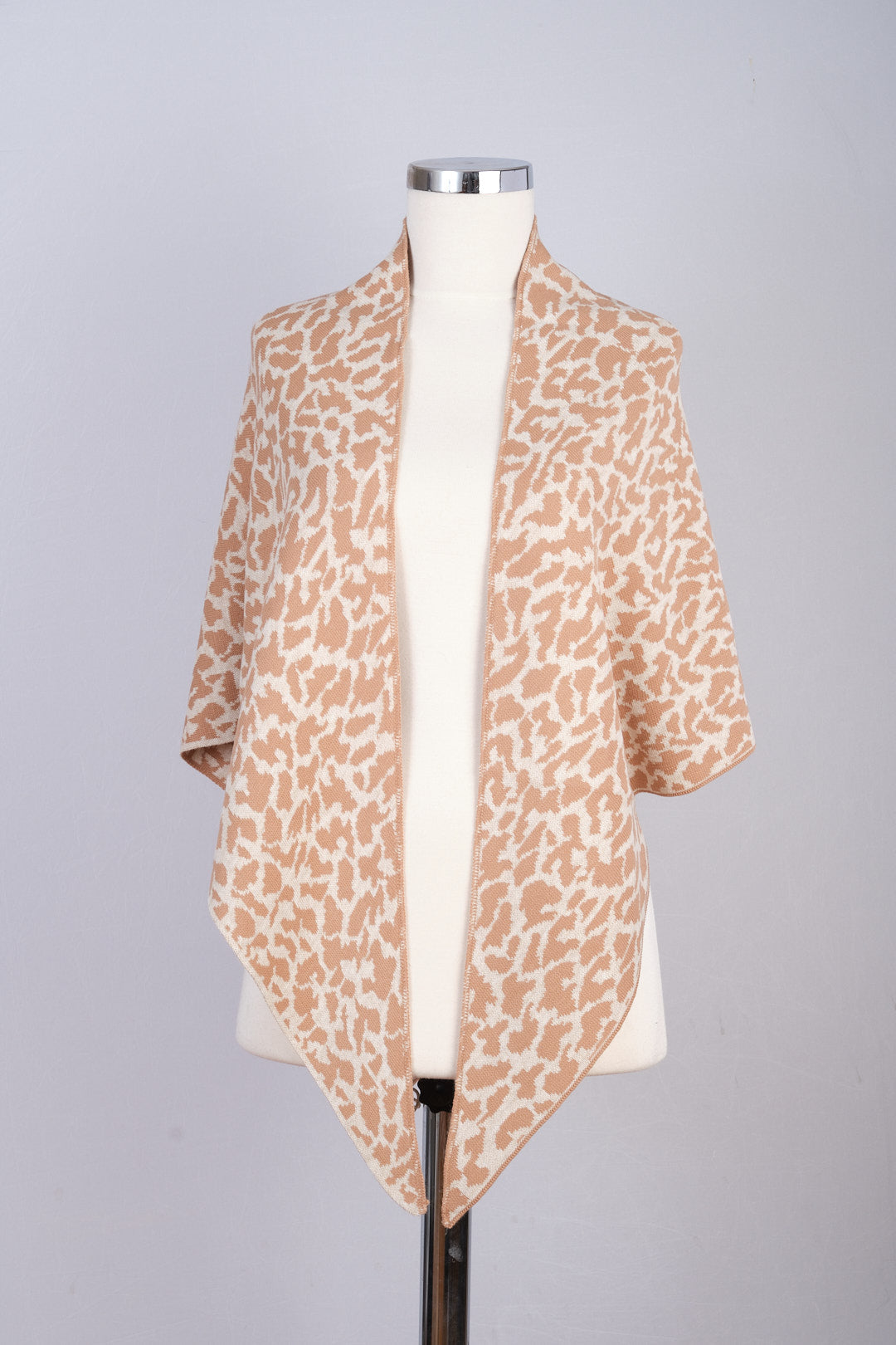 Bej-Bisküvi -Leopar Desenli Triko Üçgen Şal