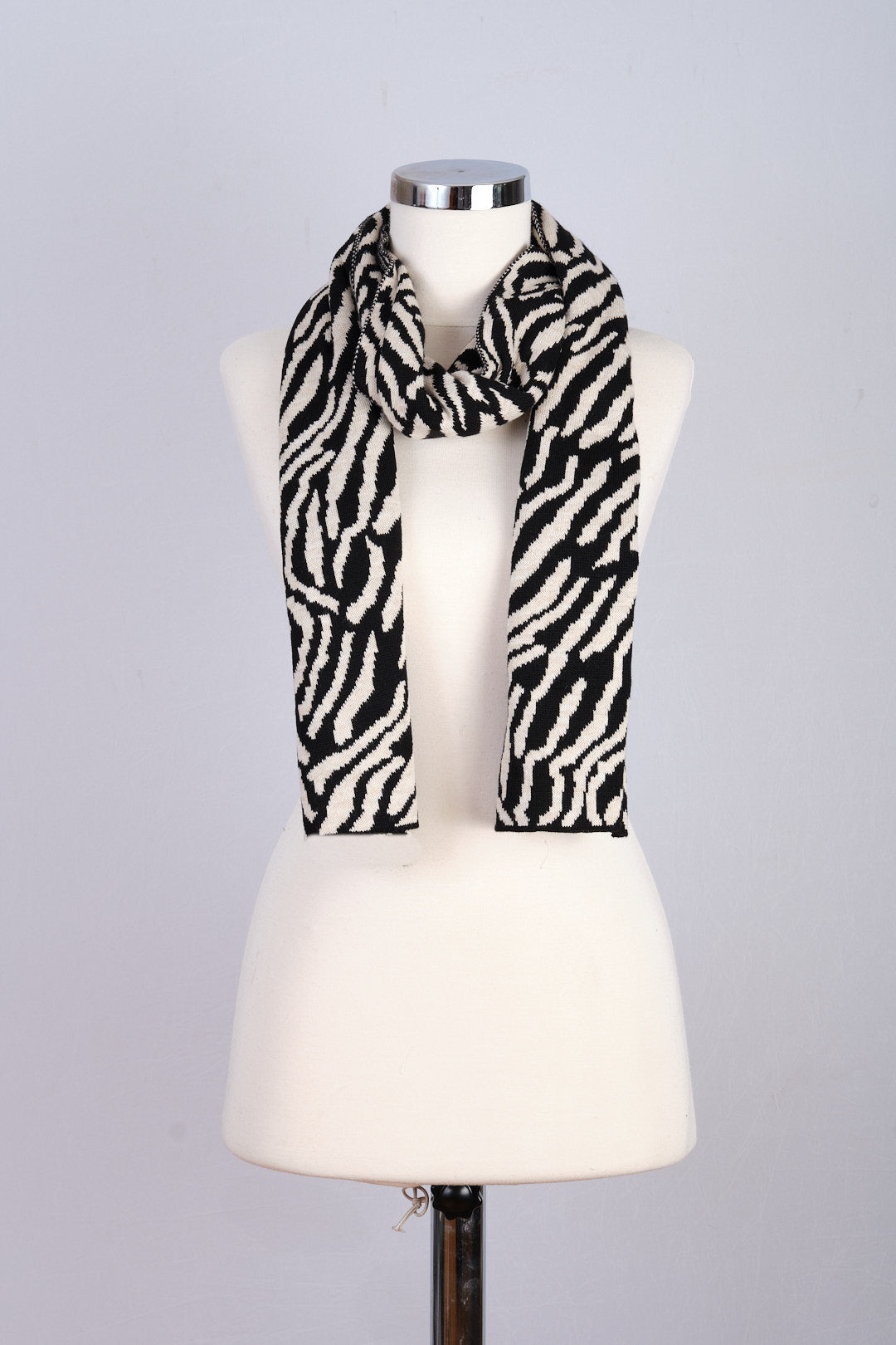 Siyah-Bej Zebra Desenli Triko Atkı