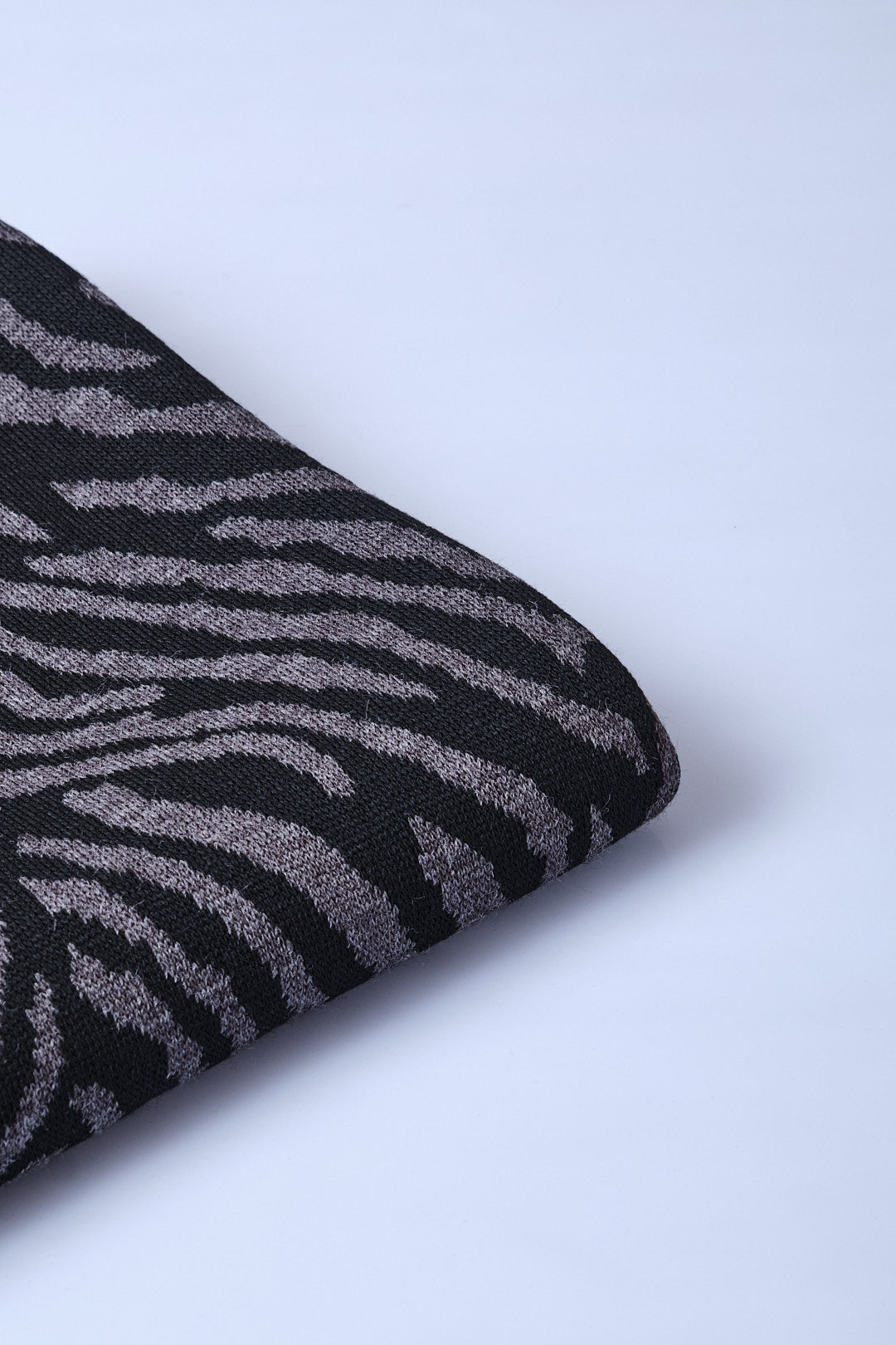 Siyah-Antrasit -Zebra Desenli Triko Şal