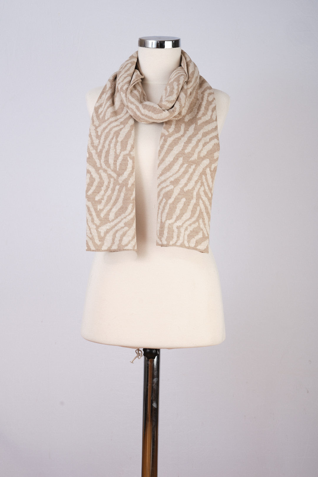 Bej-Krem Zebra Desenli Triko Atkı