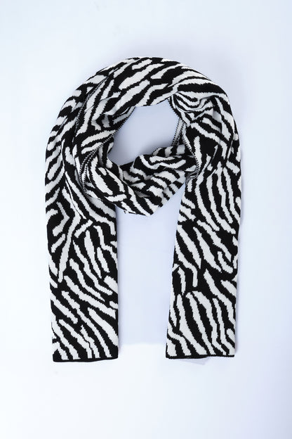 Siyah-Beyaz Zebra Desenli Triko Atkı