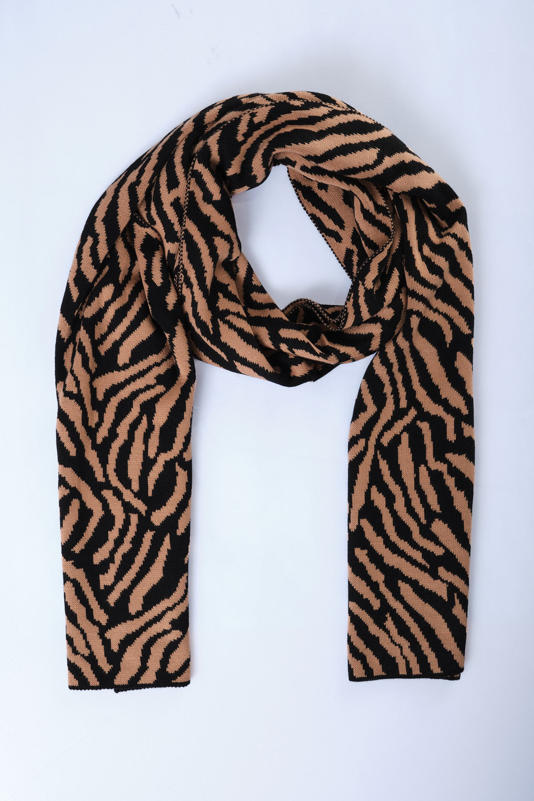 Bisküvi-Siyah Zebra Desenli Triko Atkı